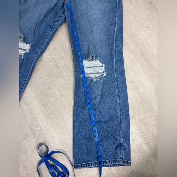Forever 21 Jeans Hole in Knees High Waisted - Picture 2 of 6